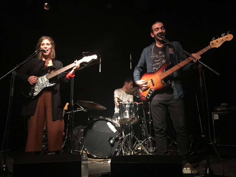 Le groupe Sahara sur la scène du Hasard Ludique. ©️ : weirdsound