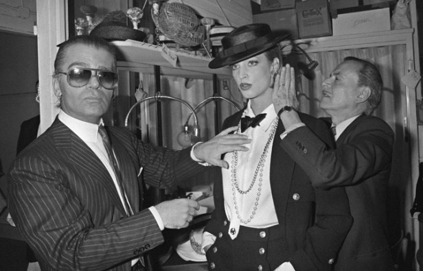 Karl Lagerfeld en janvier 1983 lors du premier défilé Chanel. AFP/Pierre Guillaud
