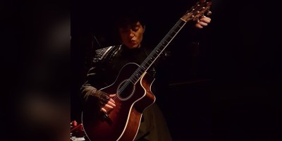 Emily king sur la scène du Badaboum à paris le 27 février 2019.