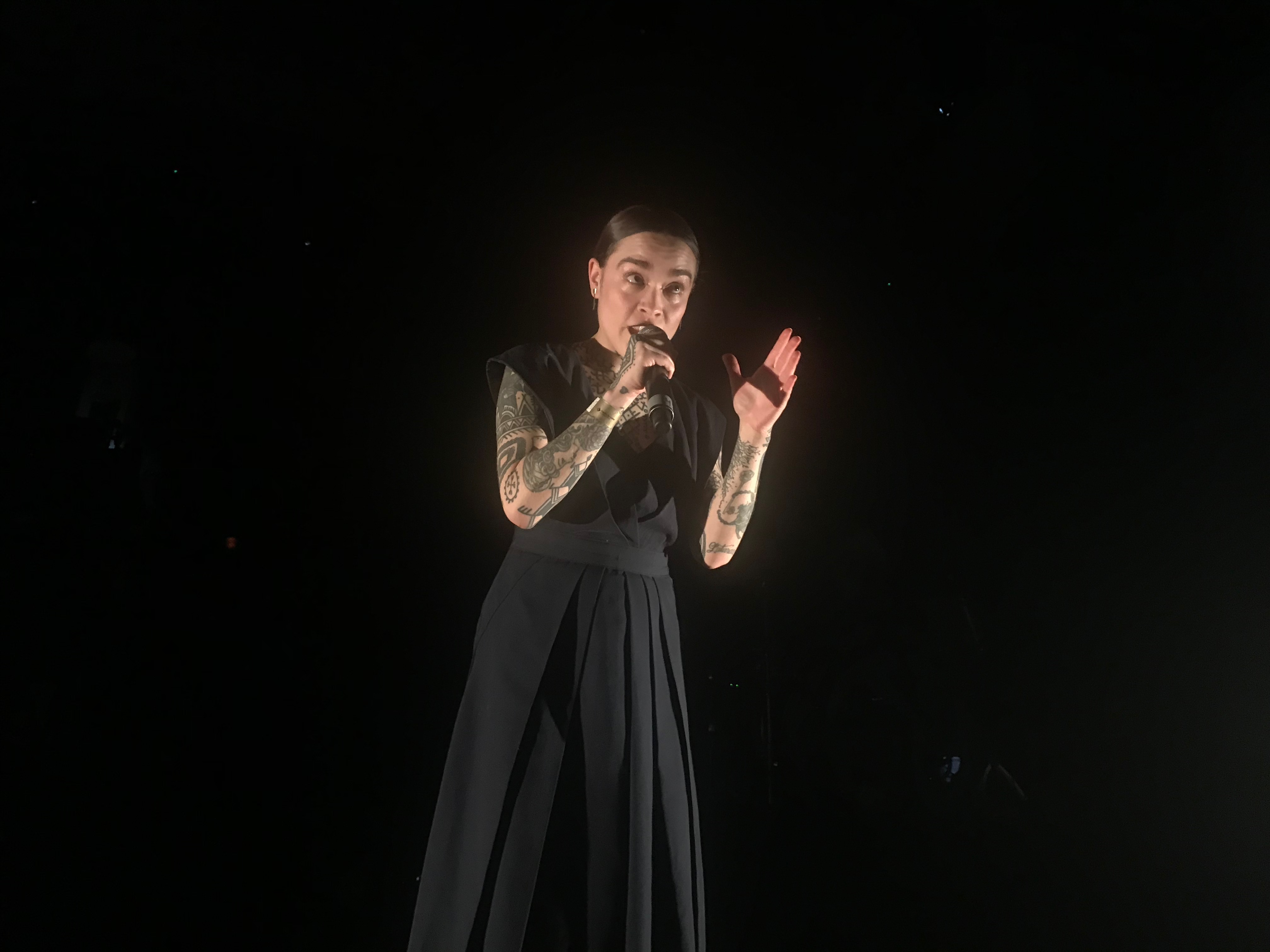 Flèche Love, sur la scène du club Tutti de la Seine Musicale, samedi 6 avril 2019, dans le cadre du Festival Chorus.