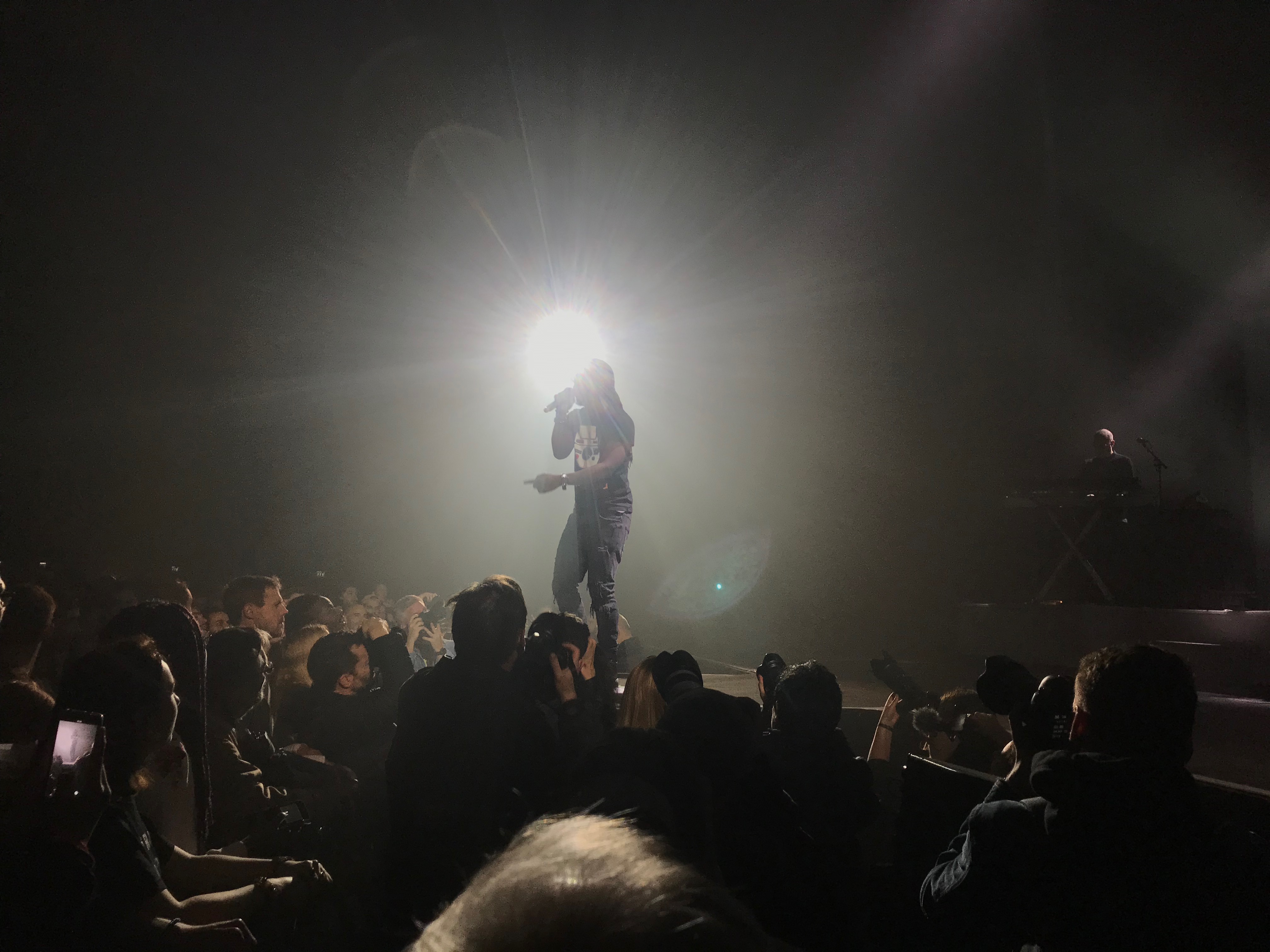 Youssoupha sur la Grande scène de la Seine Musicale, dimanche 7 avril 2019, dans le cadre du festival Chorus.
