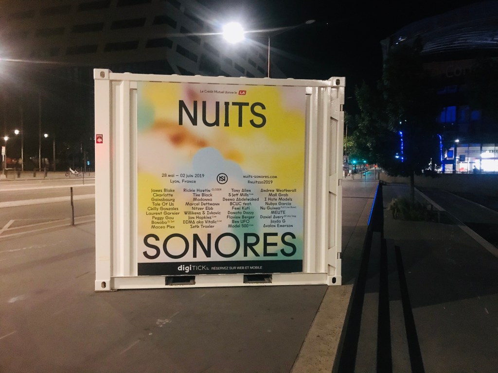Affiches du festival Nuits Sonores dans les rues de Lyon