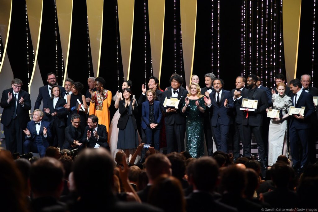 Photo de famille des lauréats lors de la Cérémonie de clôture, samedi 25 mai 2019. © Eliott Chalier / FDC