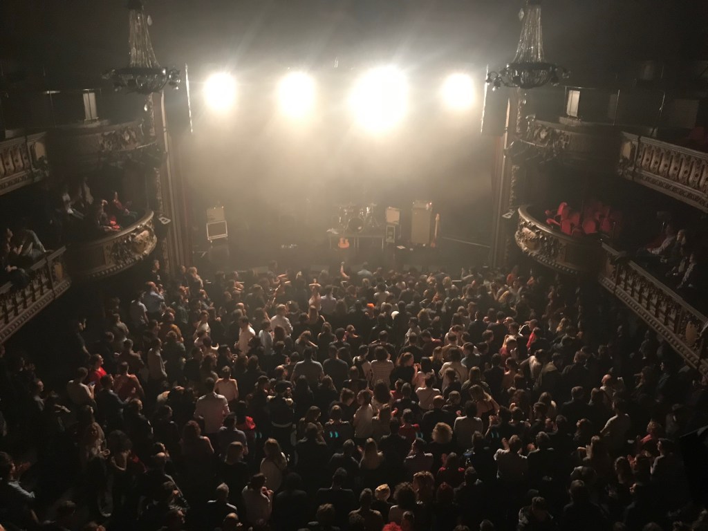 Stuck In The Sound sur la scène du Trianon à Paris, le 9 mai 2019.