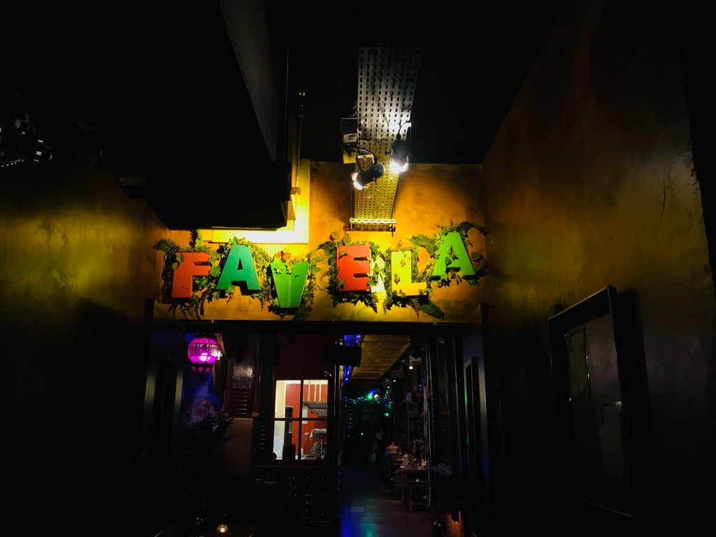 Favela Chic Paris (c): Phenixwebtv.com