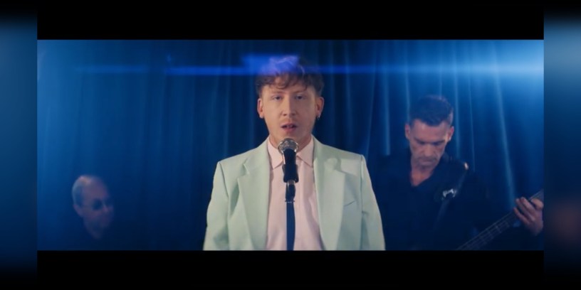 Capture d'écran clip "Bateaux-Mouches"