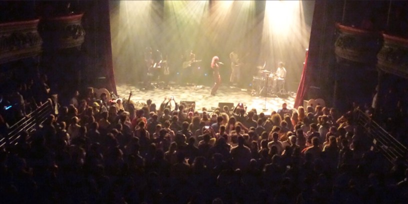 Crystal Murray sur la scène de La Cigale le 14.10.21