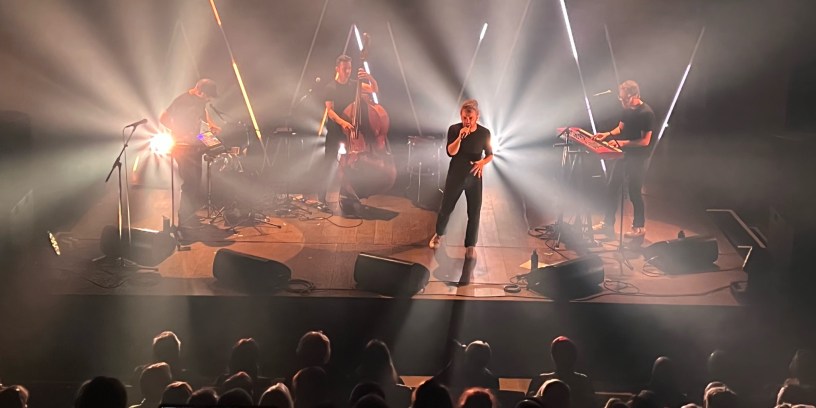 Govrache sur la scène du Café de la Danse le 24 mars 2022