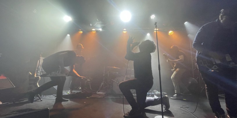 Animal Triste sur la scène de la Boule Noire dans le cadre du Mama Festival le 12.10.22