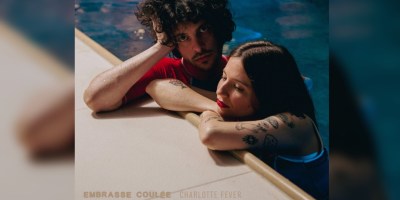 L’été, ses plaisirs s’étirent avec sensualité et poésie espiègle dans le nouvel EP « Embrasse Coulée » du groupe disco pop Charlotte Fever, disponible partout dès ce 04/11/2022. (Crédit photo Kevin Blain)