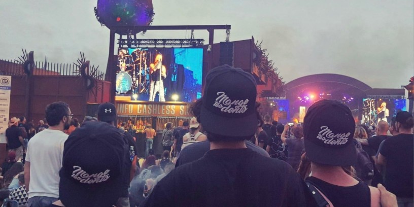 Camille, Quentin & Floriane ! Nos 3 reporters d’enfer en immersion au Hellfest, des habitués qui couvraient le festival pour la 1ere fois ! Un régal !!!