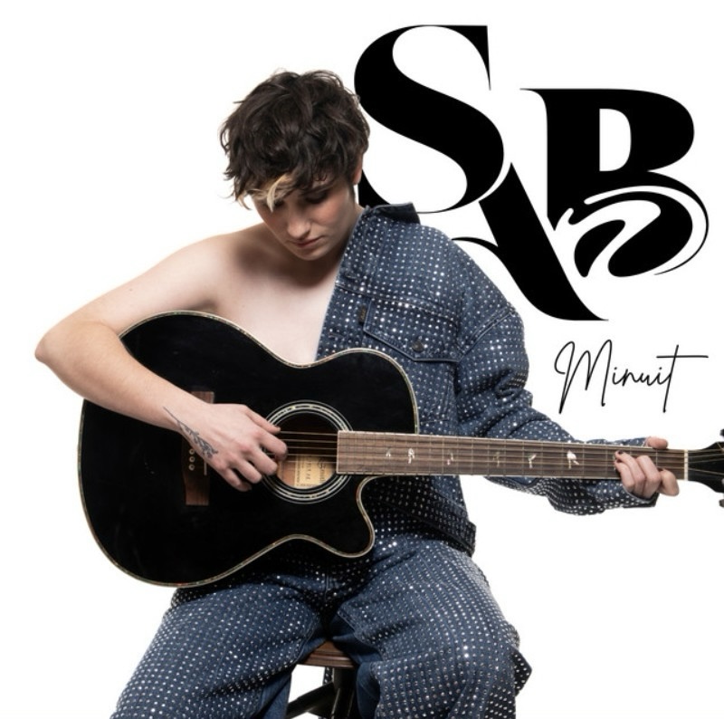 "Minuit", le premier EP de Sab est disponible sur toutes les plateformes.