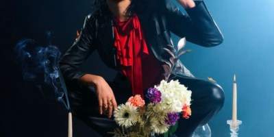 "Toujours plaire", le nouvel album de Julia Jean-Baptiste est disponible sur toutes les plateformes.