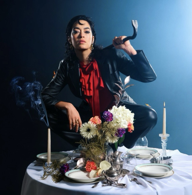 "Toujours plaire", le nouvel album de Julia Jean-Baptiste est disponible sur toutes les plateformes.