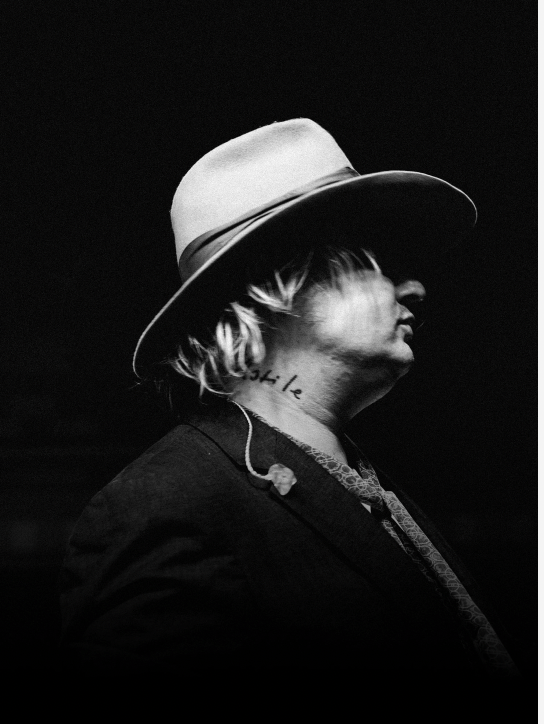 "The Day The Baron The Barn Died", le nouveau single de Peter Doherty est disponible sur toutes les plateformes.