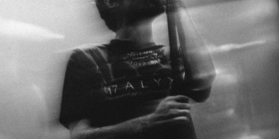 Louis Tomlinson a surprise ses fans avec la sortie d’un album "Live" ce jeudi 25 avril 2024.