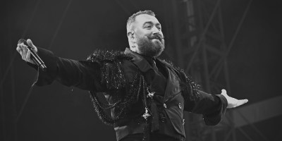 Sam Smith sur la scène du Mainsquare festival à Arras le samedi 6 juillet 2024