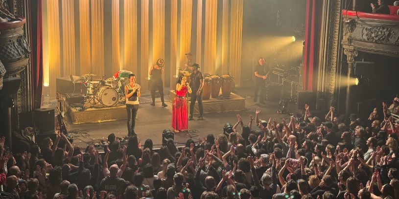 Orange Blossom a lancé sa tournée 2025 par un show mémorable le 21 janvier à La Cigale, à Paris.