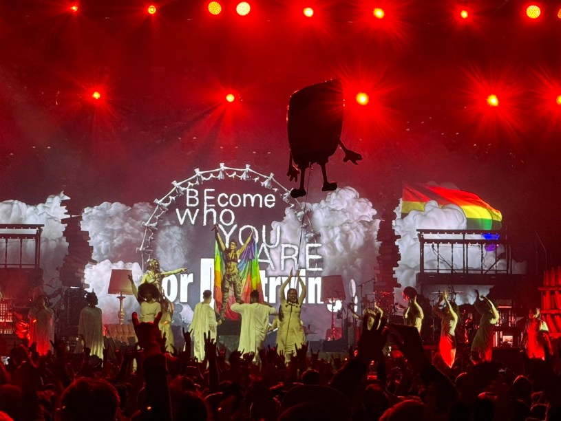 Le groupe de rock Shaka Ponk sur la scène du W au Printemps de Bourges le jeudi 25 avril 2024.