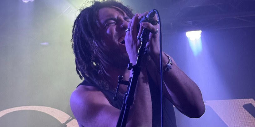 Innocnt sur la scène de La Boule Noire pour la sortie de son premier EP "Six" dévoilé ce 24 janvier.