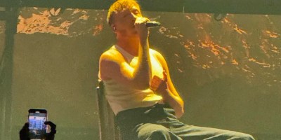 Eddy de Pretto sur la scène de l’Olympia à Paris le 14 avril 2024