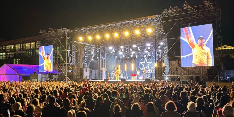 Mc Solaar sur la scène des Fiestas des Suds, le jeudi 10 octobre 2024.