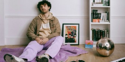 "Tracé nos vies", le nouveau single d’Anton Solo est disponible sur toutes les plateformes.