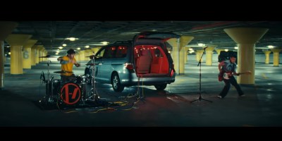 Capture d’écran YouTube du clip "Drum Show" de Twenty One Pilots.