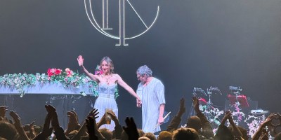 Irène Drésel sur la scène du Grand Chapiteau au festival Ouest Park, le 18 octobre 2025.