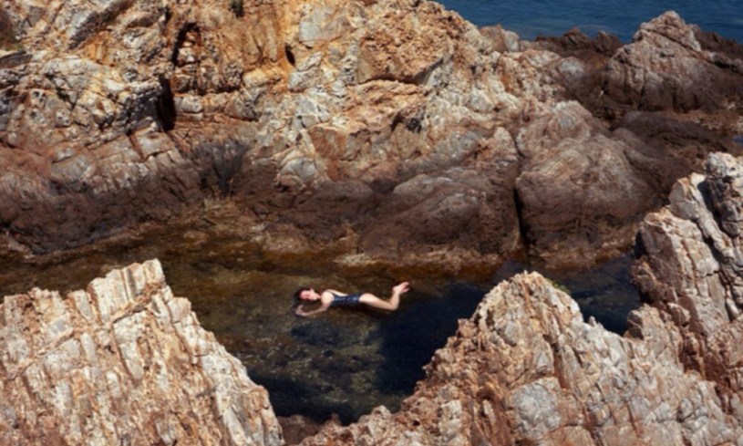 "Réparer", le premier album de Rosemarie est disponible sur toutes les plateformes.