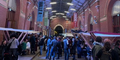 La 10e édition du Crossroads festival s’est déroulée, à la Condition Publique à Roubaix, du 4 au 6 novembre 2025