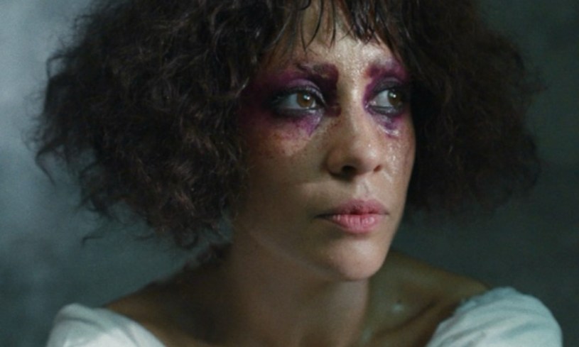 "Utopiste", le nouveau single de Gildaa est disponible sur toutes les plateformes.