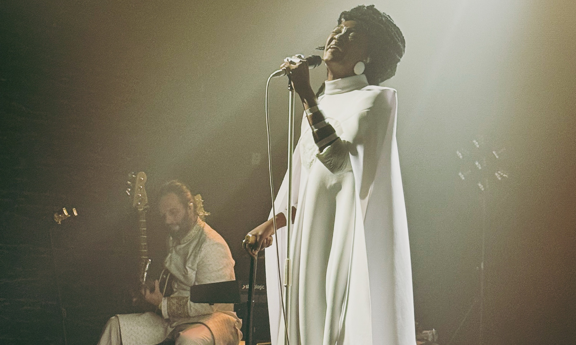 Okali aux Bars en trans, le 4 décembre 2025.