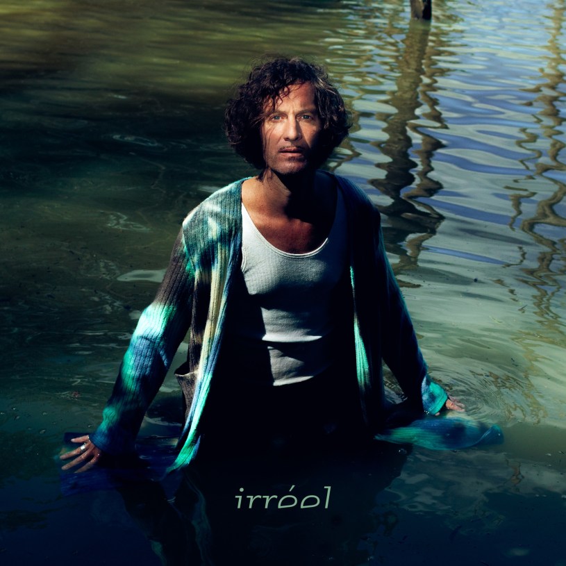 "Irréel", le nouveau single de Florent Marchet est disponible sur toutes les plateformes.