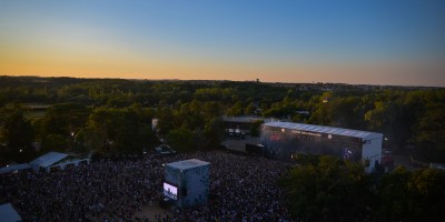 Foule devant le show de Rilès -Festival Beauregard 2026 – Zoé BONNEAU